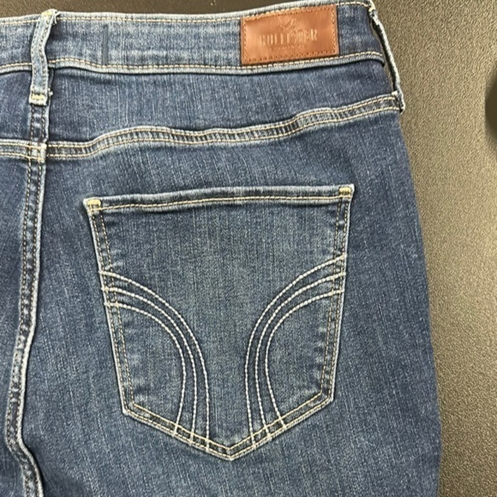 95. Hollister ultra high-rise, super skinny distressed stretch jeans size 15 R
